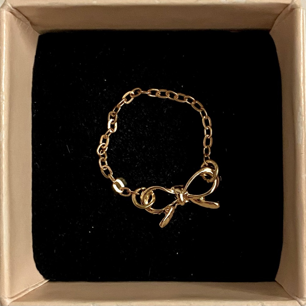 Bow Chain Ring